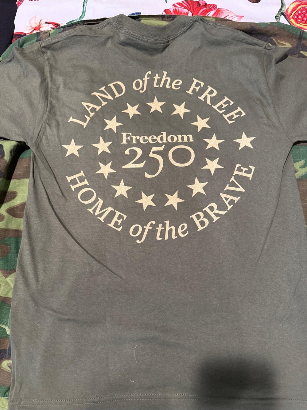 New Hanes 2sided Freedom 250 'Land of the Free' Olive Green Kids Graphic Tee S